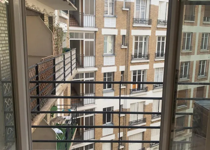 Studio Porte Maillot